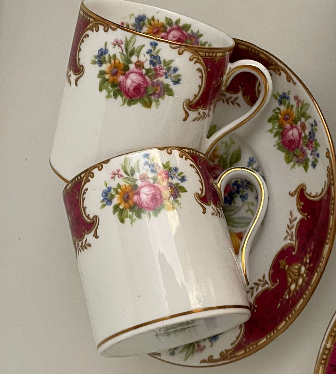 Shelley Duchess 13401 Cup & Saucer Set c.1926  Fine Bone China  6 Teacups & 5 Saucers