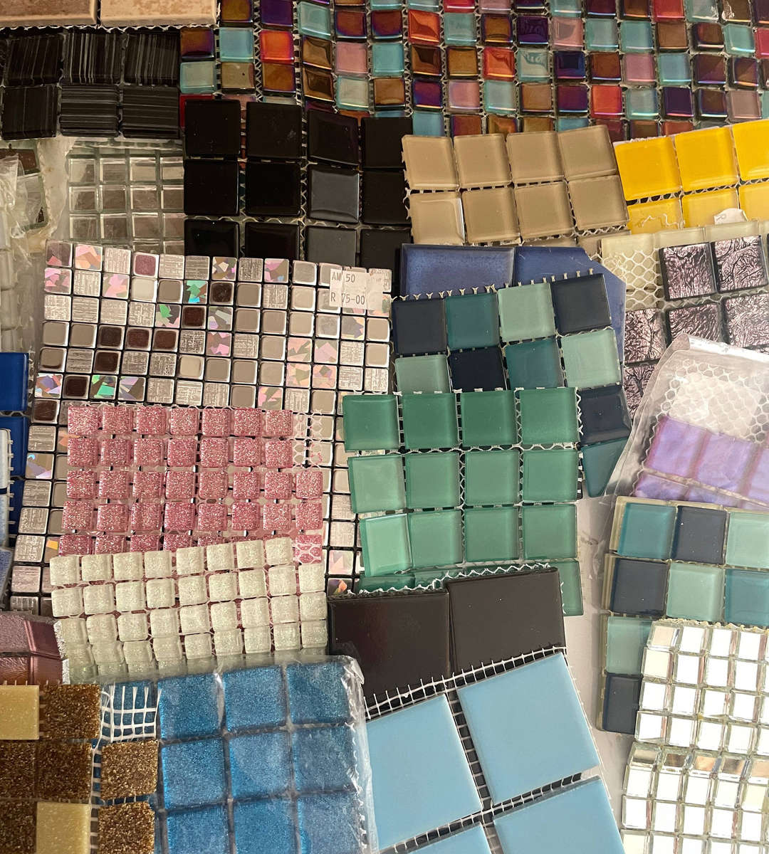 Reserved For Nadine: Lot of Over 12.7kg 70 Mosaic Squares with 12 Holders + Tools & 4 Mosaic Books