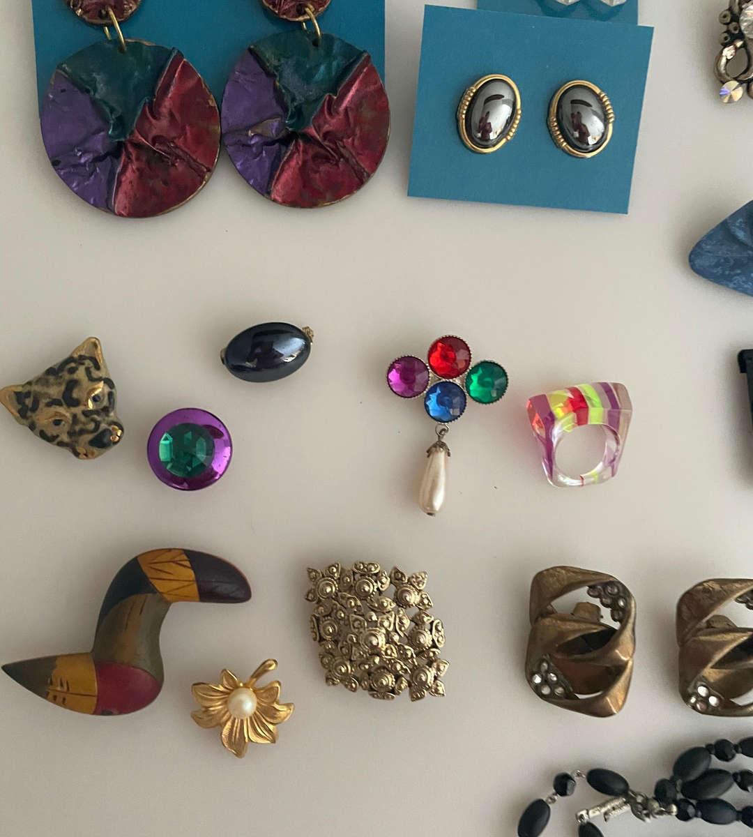 Vintage Costume Jewelry Lot  50+ Pieces Clip-On Earrings, Brooches, Necklaces & More