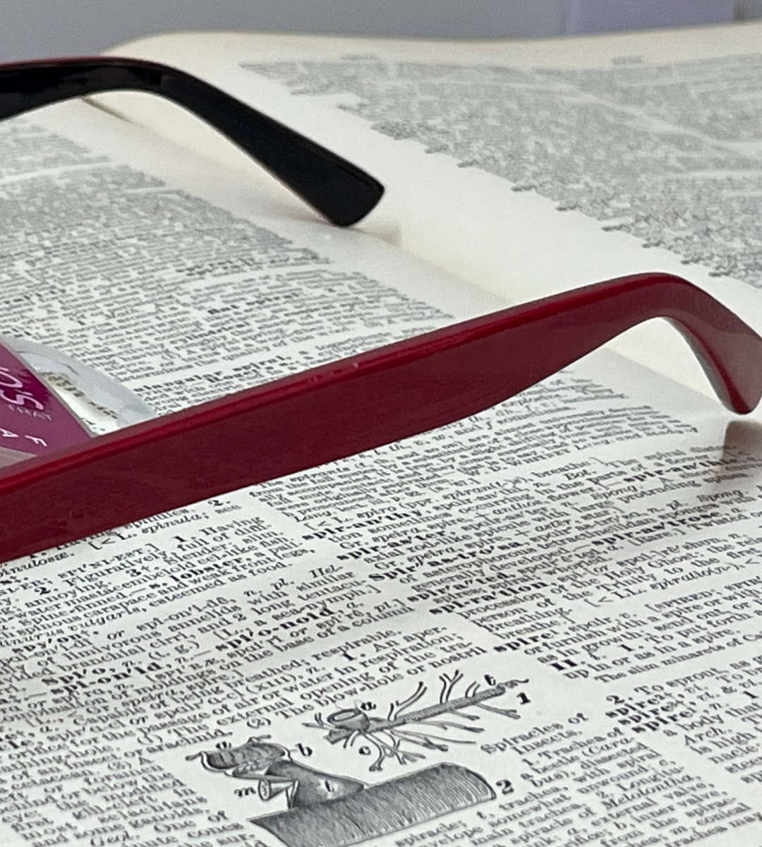 Reading Glasses +1.50 Strength Branded Clearance New With Free Case