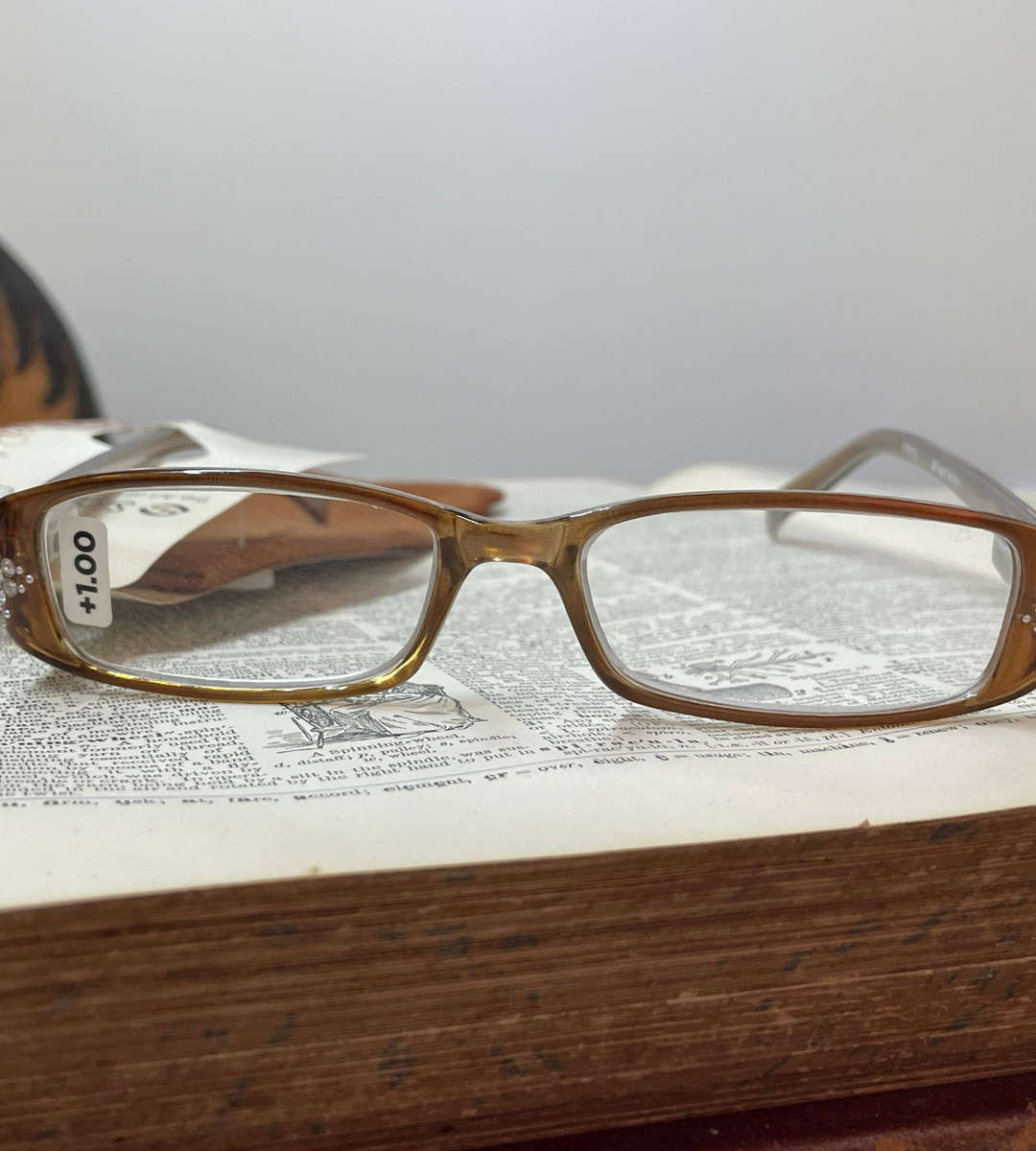 Reading Glasses +1.00 Strength Branded Clearance New With Free Case