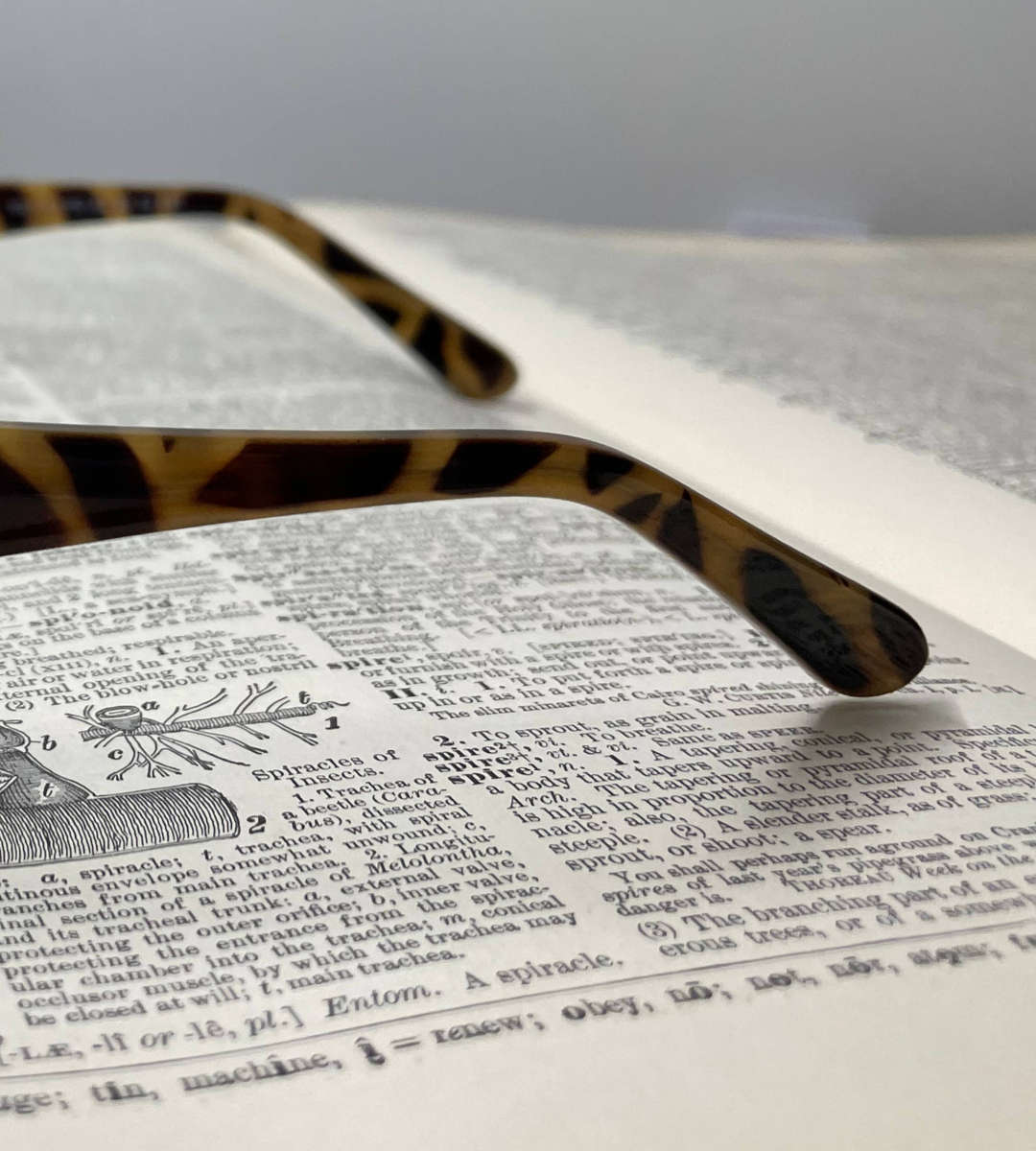 Reading Glasses +1.50 Strength Branded Clearance New With Free Case