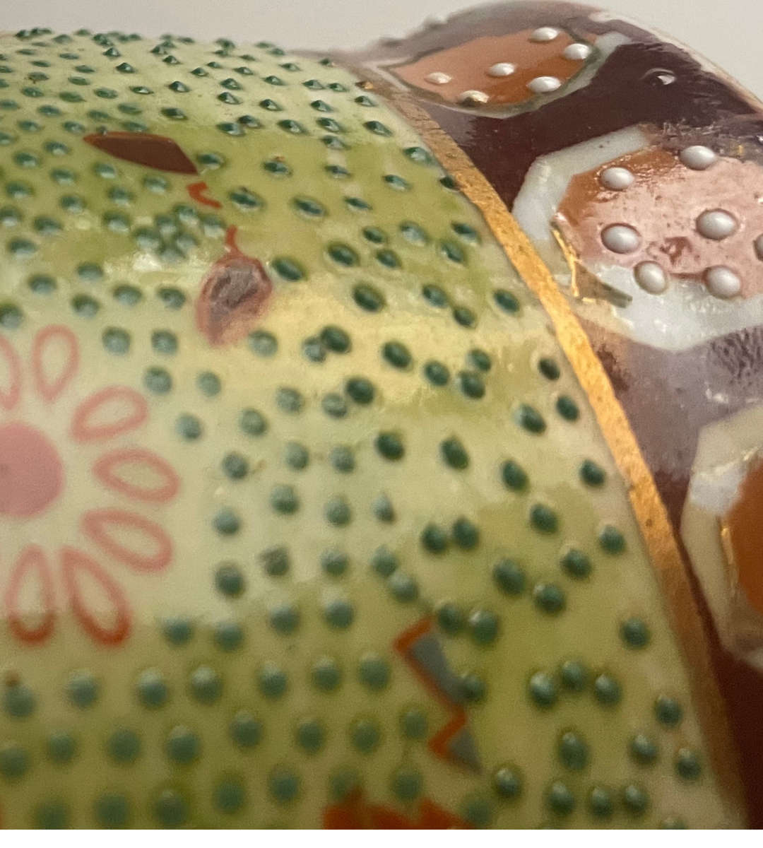 Vintage Thickly Potted Satsuma Export Vase  30cm  Rose Medallion Villagers in Sport Scenes, Raise