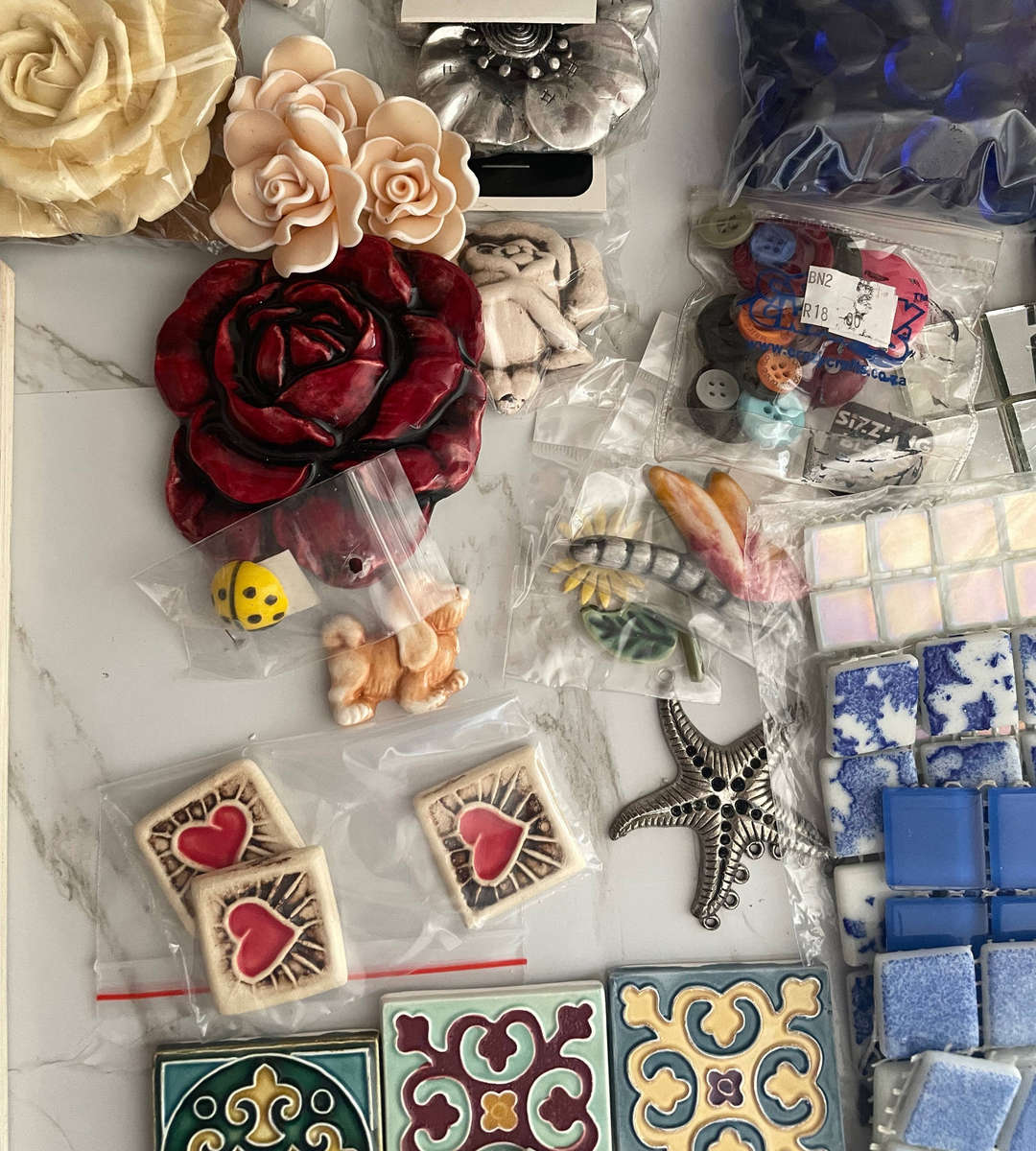 Reserved For Nadine: Lot of Over 12.7kg 70 Mosaic Squares with 12 Holders + Tools & 4 Mosaic Books