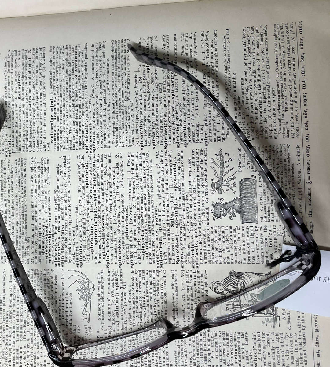 Reading Glasses +1.50 Strength Branded Clearance New With Free Case