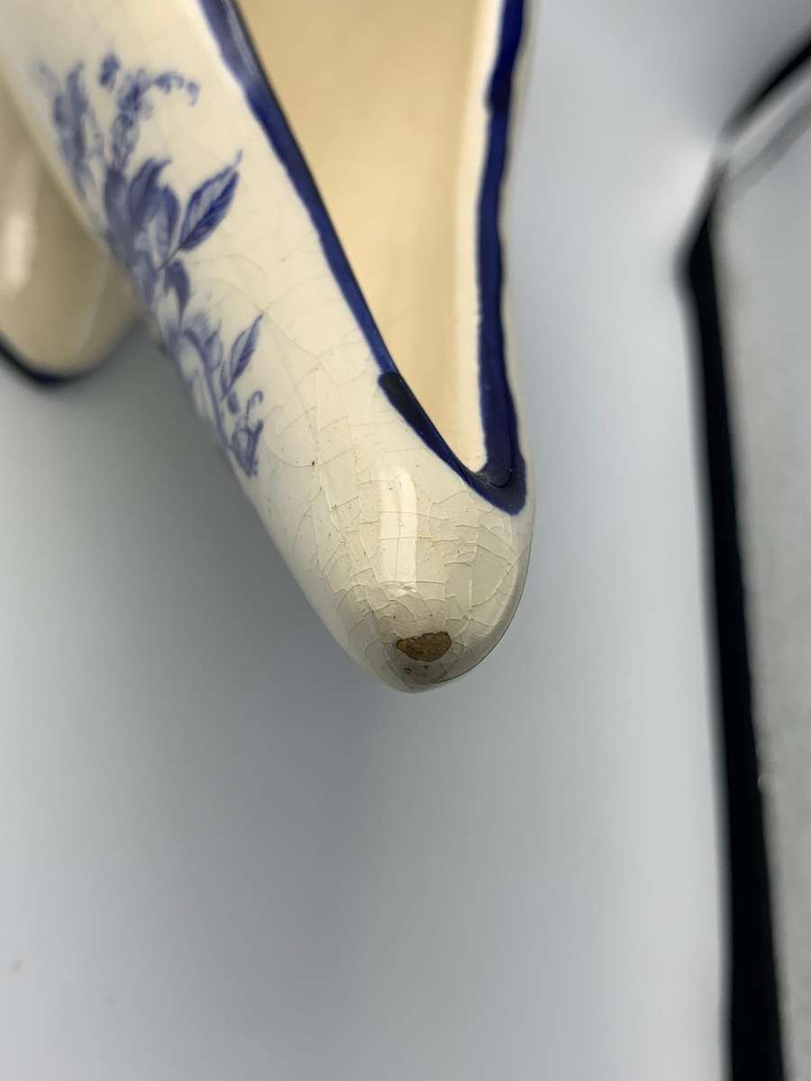 R1 Start - Antique Delft-Style Jardinière  Flow Blue Roses  Marked B467 - Chip on Footpiece