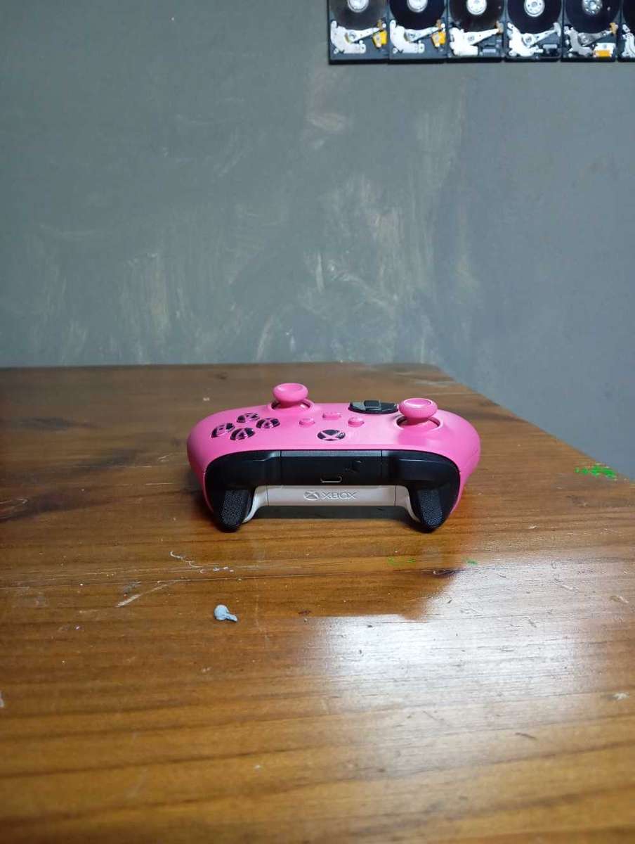 Xbox Series Deep Pink Controller