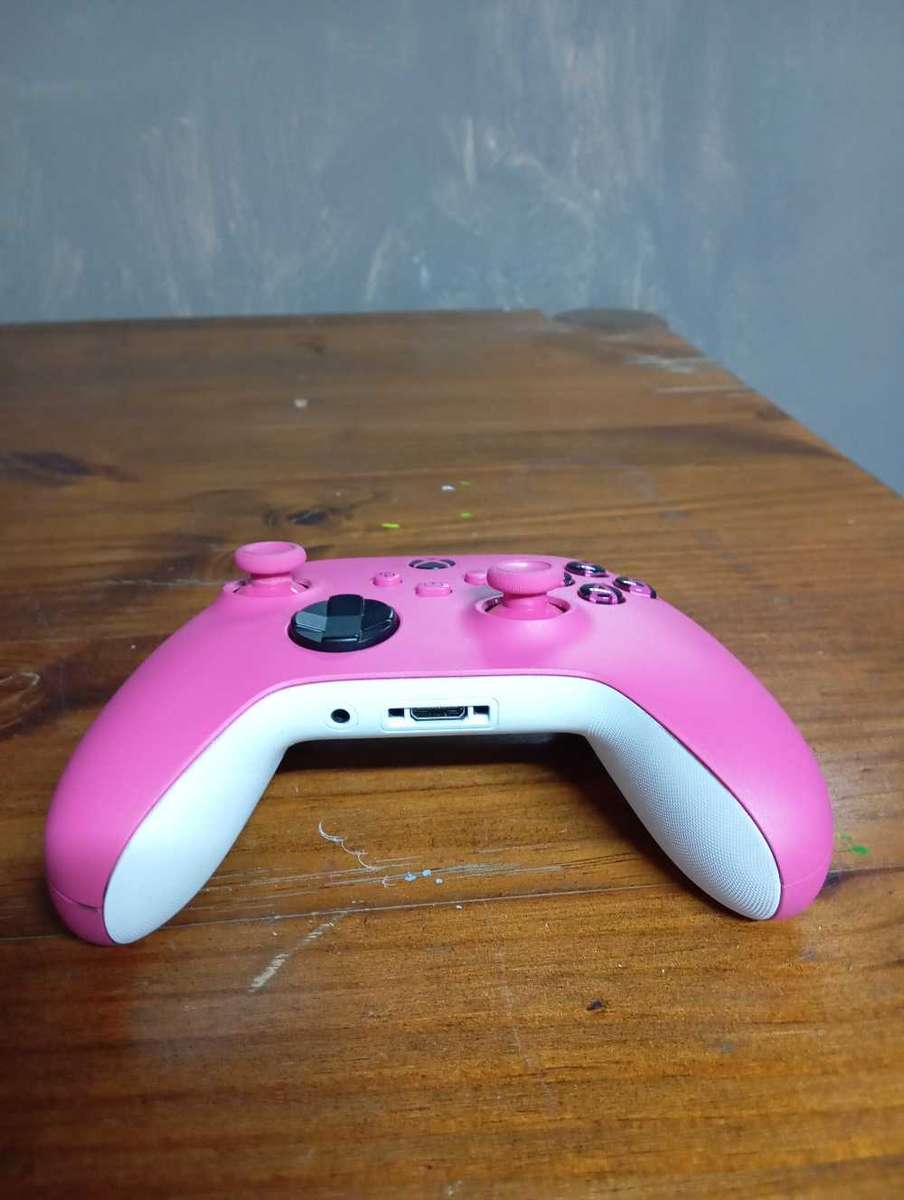 Xbox Series Deep Pink Controller
