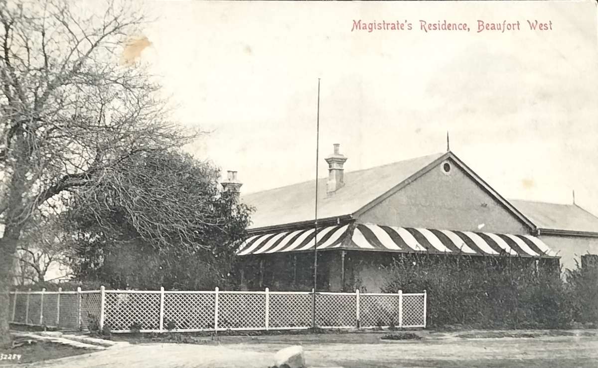 Vintage postcard - Beaufort West - Magistrate's residence (used)