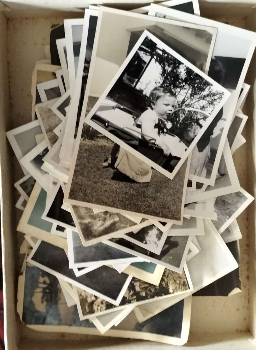 Vintage snap shot photographs (circa 1950s) x70