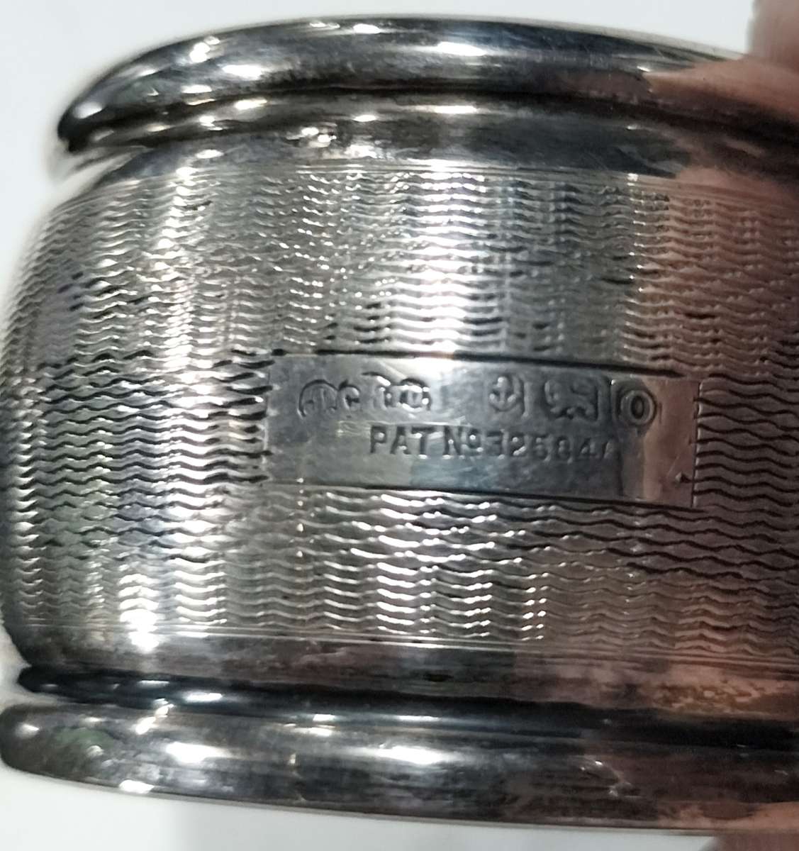 Antique Birmingham Silver serviette ring with Bakelite inner31.3g (12)