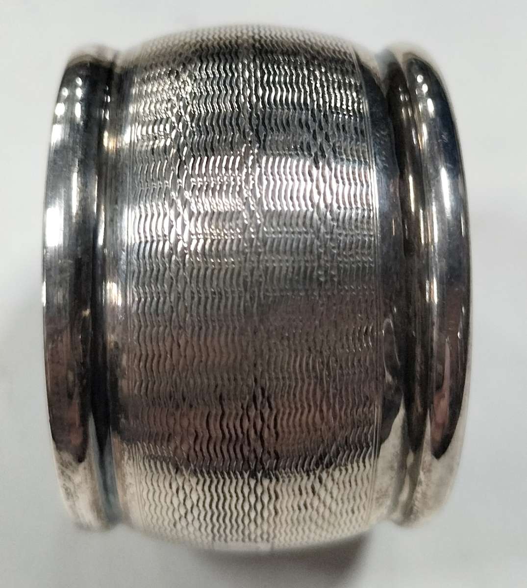 Antique Birmingham Silver serviette ring with Bakelite inner31.3g (12)