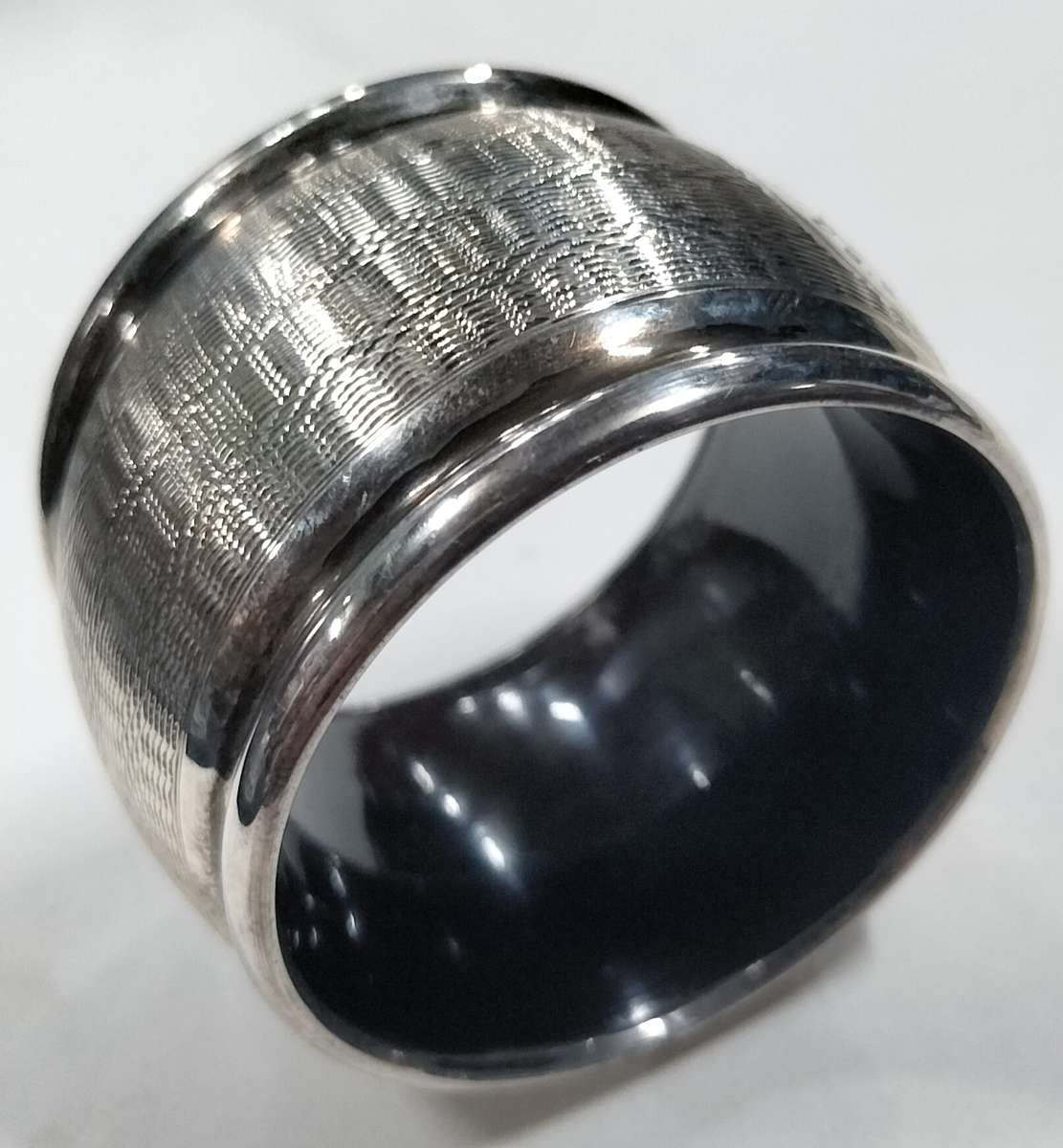 Antique Birmingham Silver serviette ring with Bakelite inner31.3g (12)