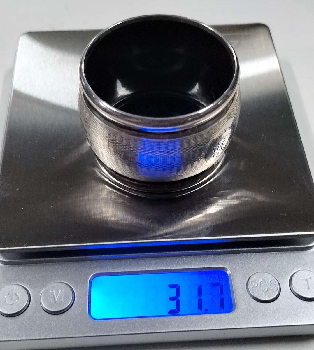 Antique Birmingham Silver serviette ring with Bakelite inner31.3g (12)