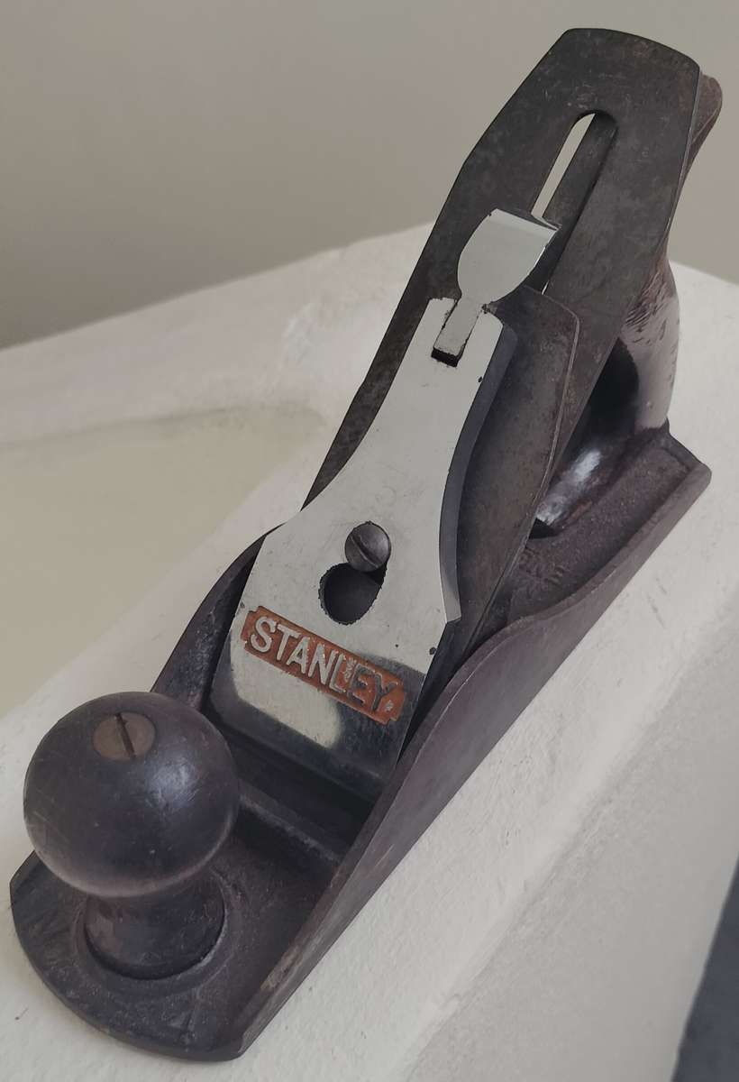 Vintage Stanley wood plane #4 (missing part)