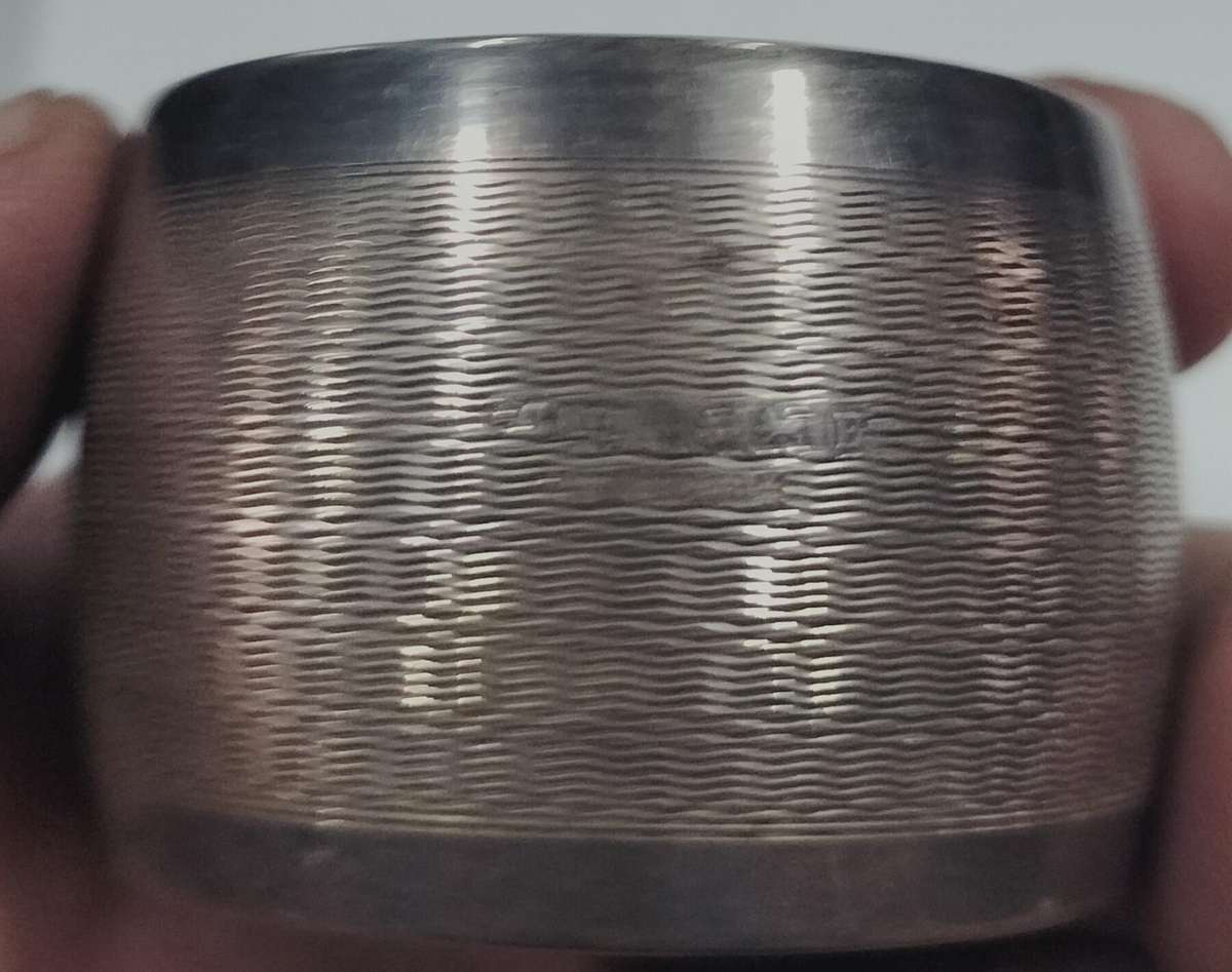 Birmingham silver napkin ring (bakelite inner)  - 35.8g (16)