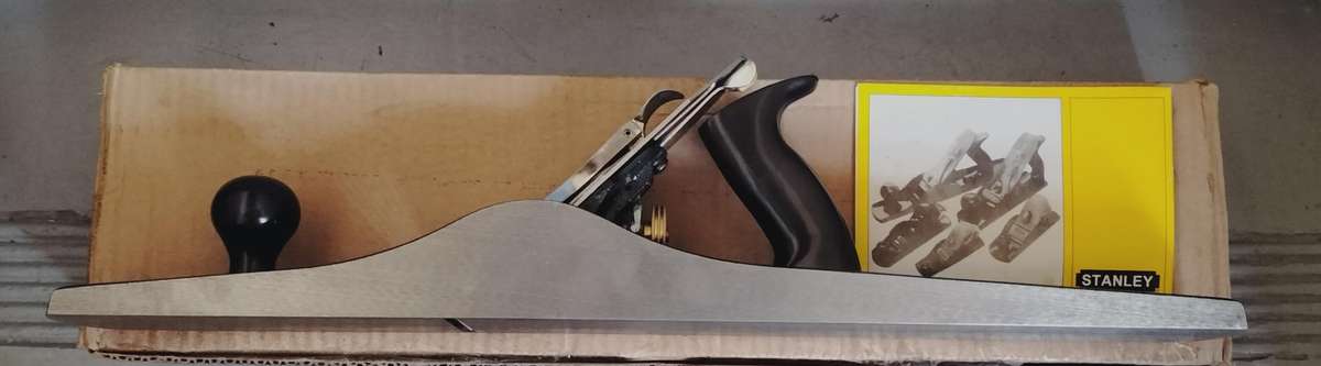 No 7 Stanley wood plane - boxed - broken handle