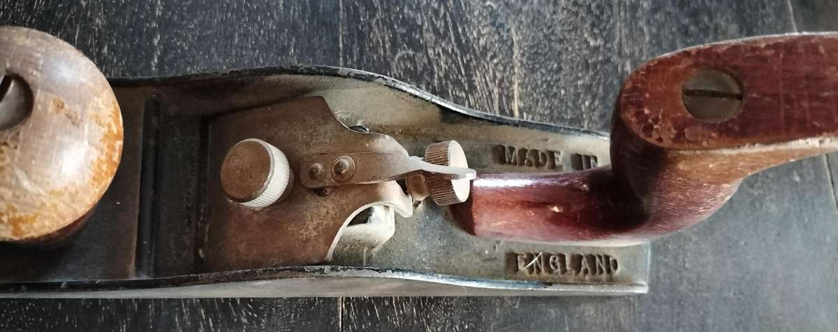 Vintage wood plane - No 3 - Made in England (No manufacturer details)