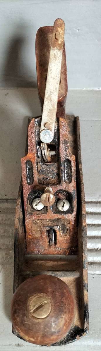Vintage wood plane - no manufacturer details - seems to be No3 size - for the restorer