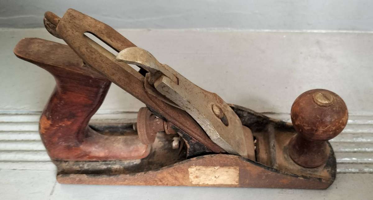 Vintage wood plane - no manufacturer details - seems to be No3 size - for the restorer