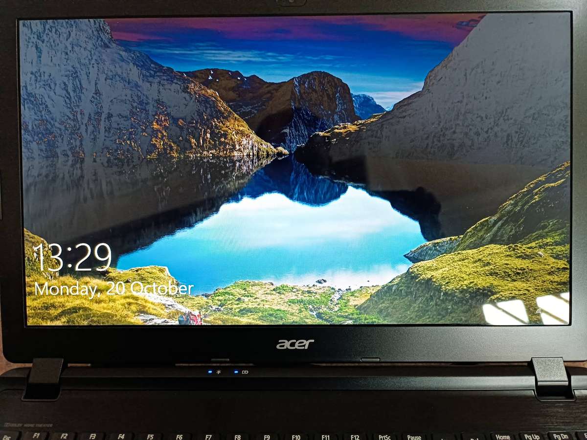Acer Asprire V5 - 573 laptop