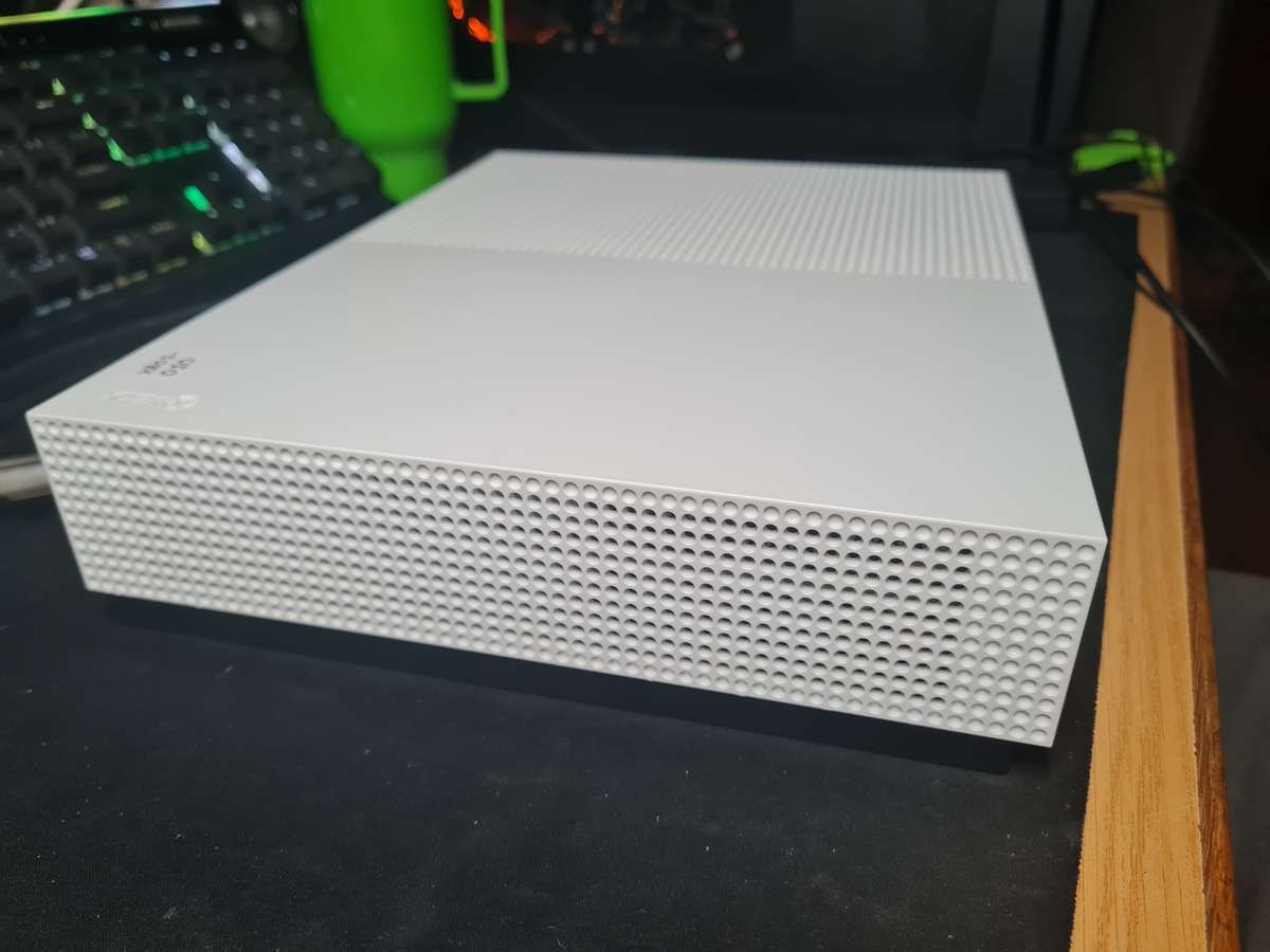 MICROSOFT XBOX ONE S, ALL DIGITAL EDITION, 1 TB, CONSOLE ONLY