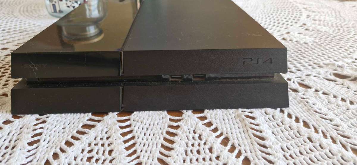 Playstation 4 console