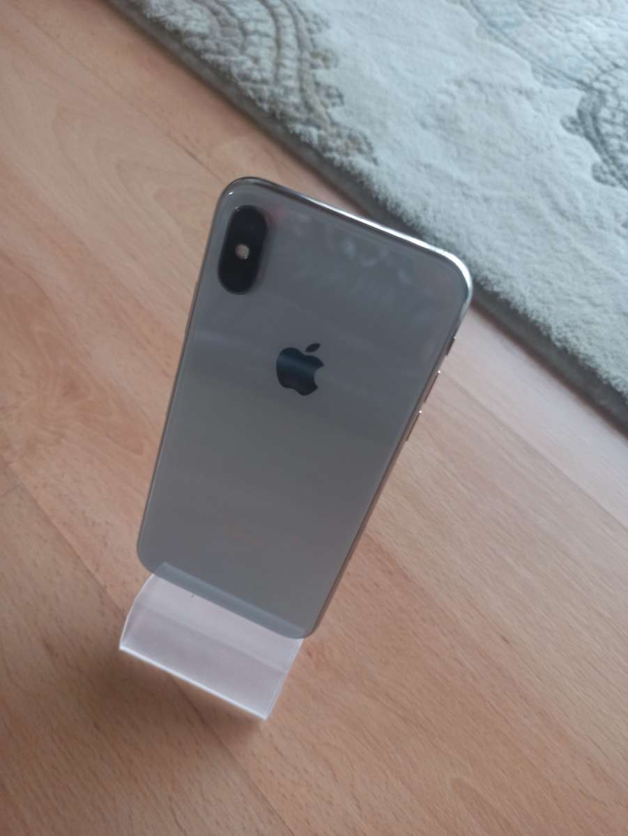 iPhone X 256gb silver with 100% battery health