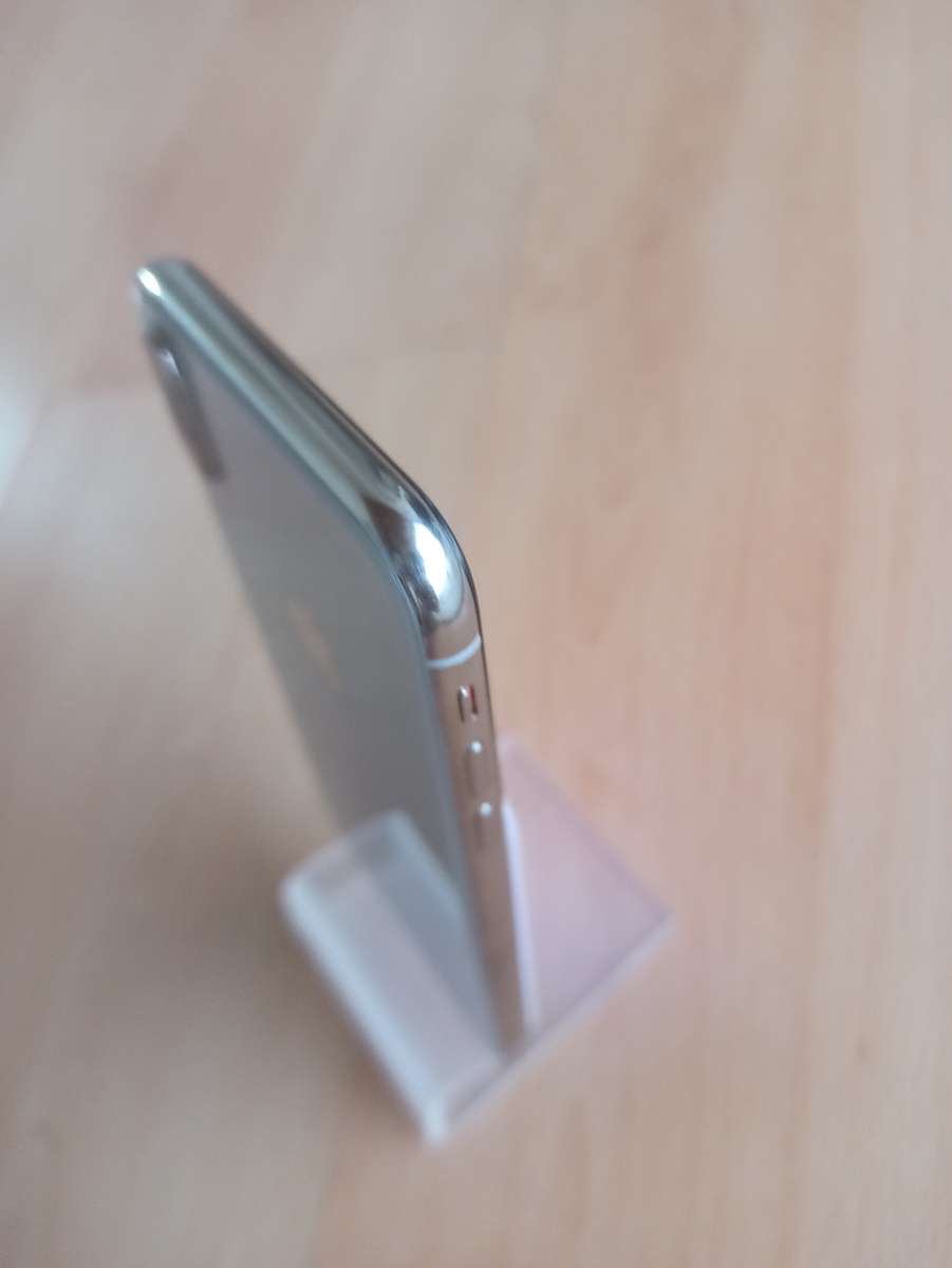 iPhone X 256gb silver with 100% battery health