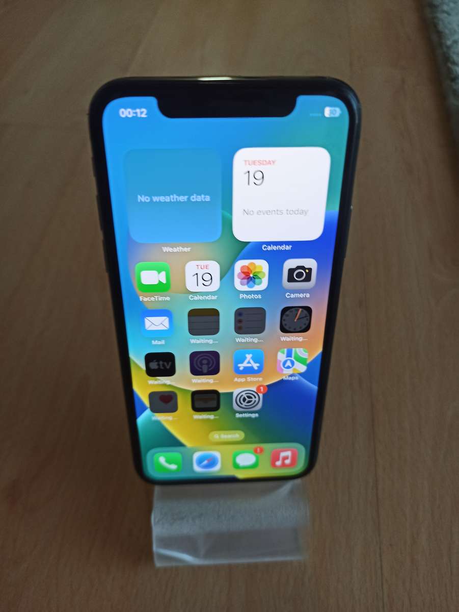 iPhone X 256gb with 100% battery health