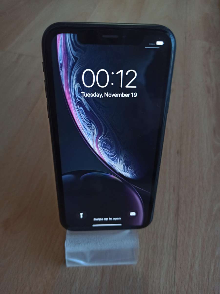 iPhone XR 64GB with 100% Battery Health