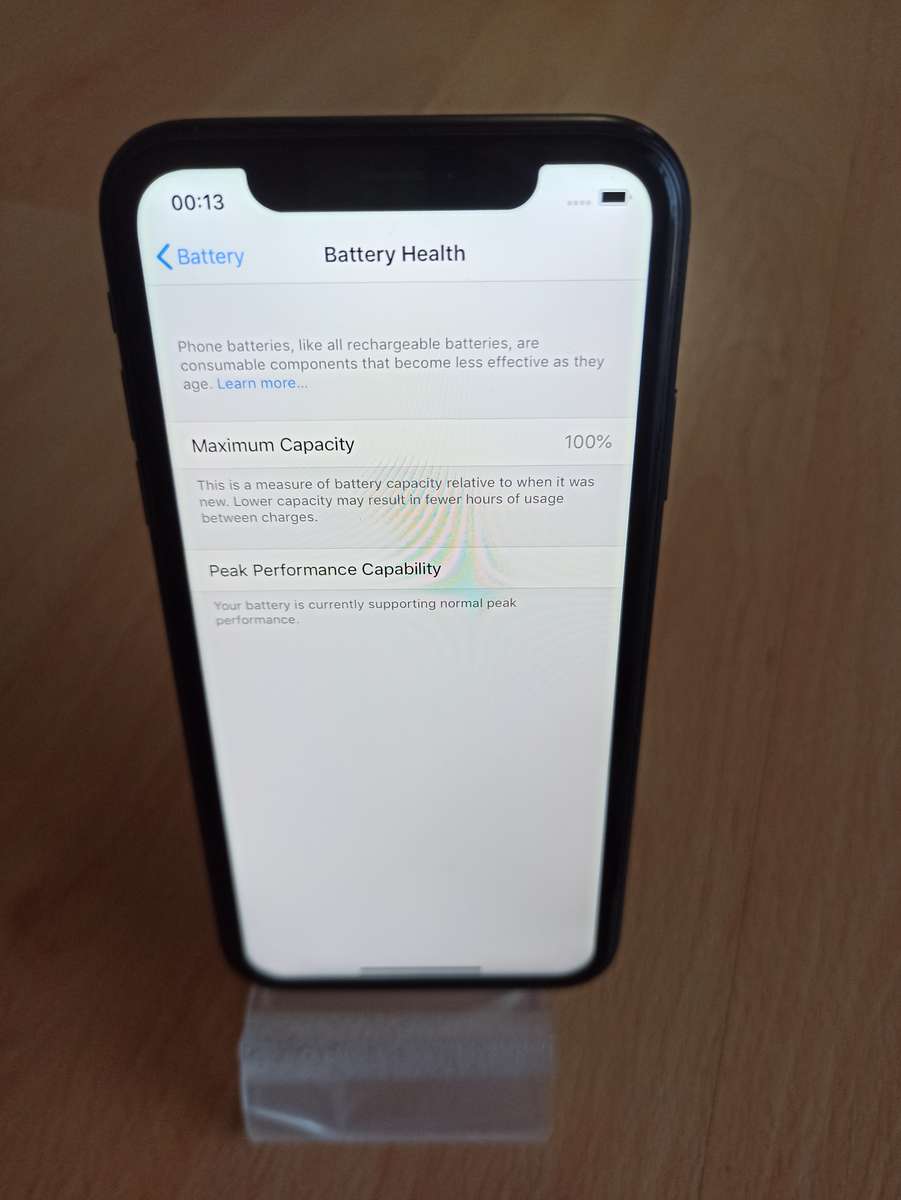 iPhone XR 64GB with 100% Battery Health