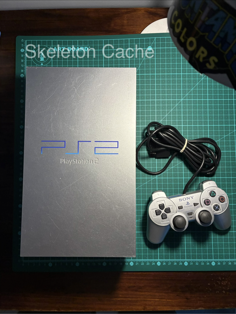 PlayStation 2 - Satin Silver - Bundle