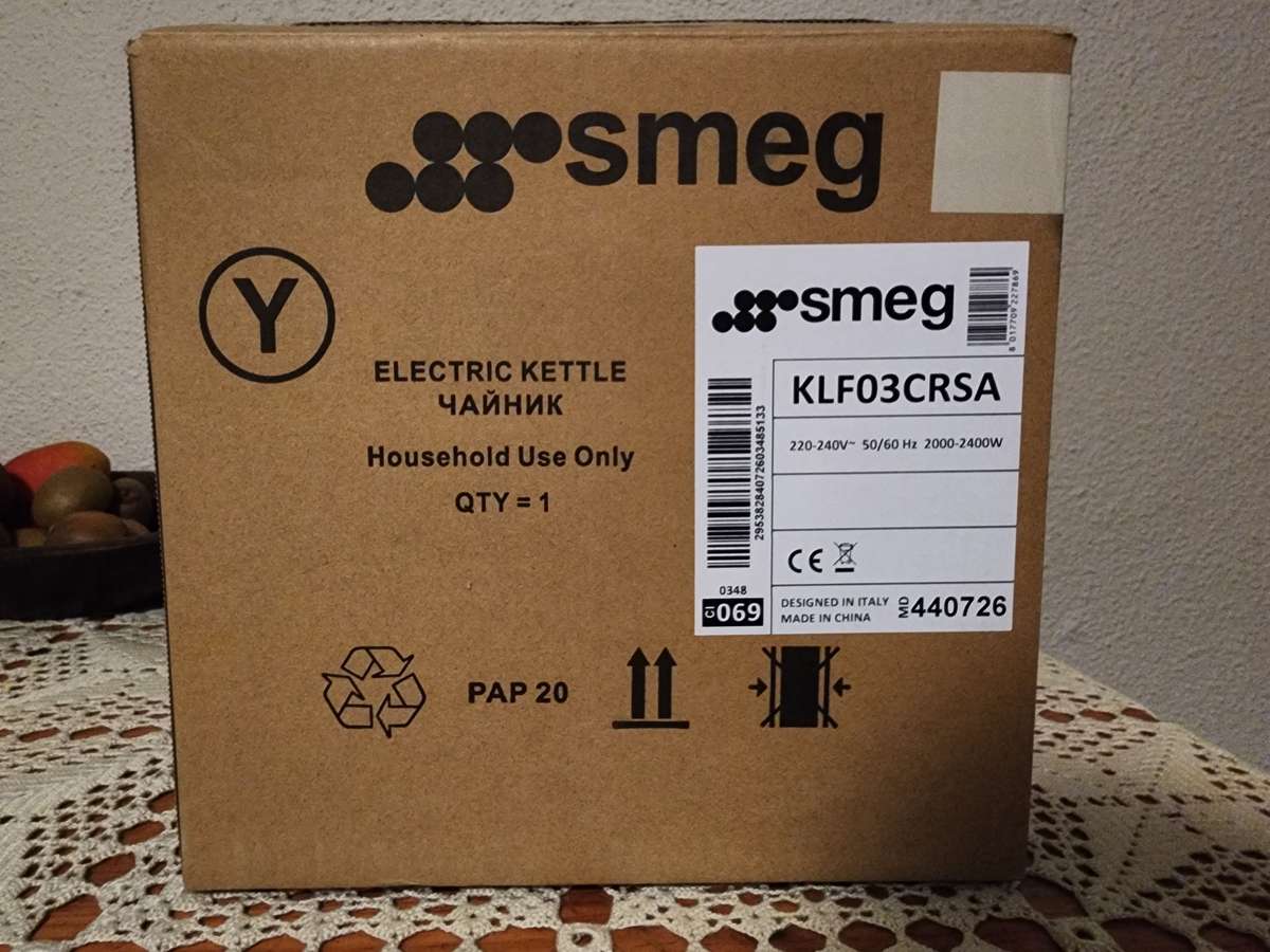 New Smeg 1.7L Kettle - Cream