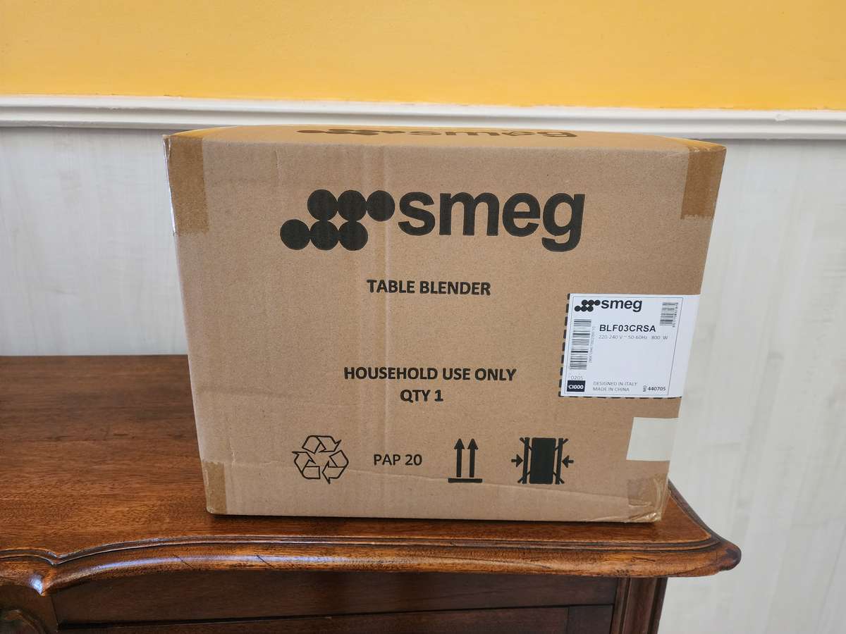Brand New Smeg Table Blender - Vintage Cream