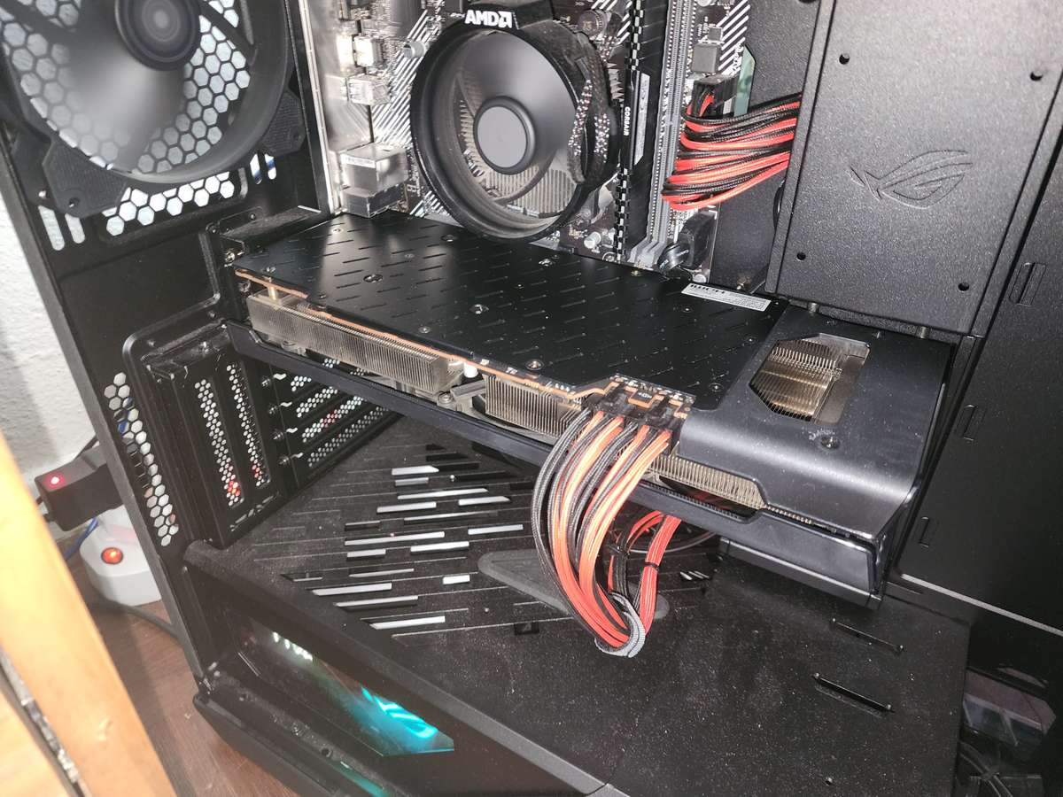 XFX AMD Radeon RX 6800XT SWFT 16GB