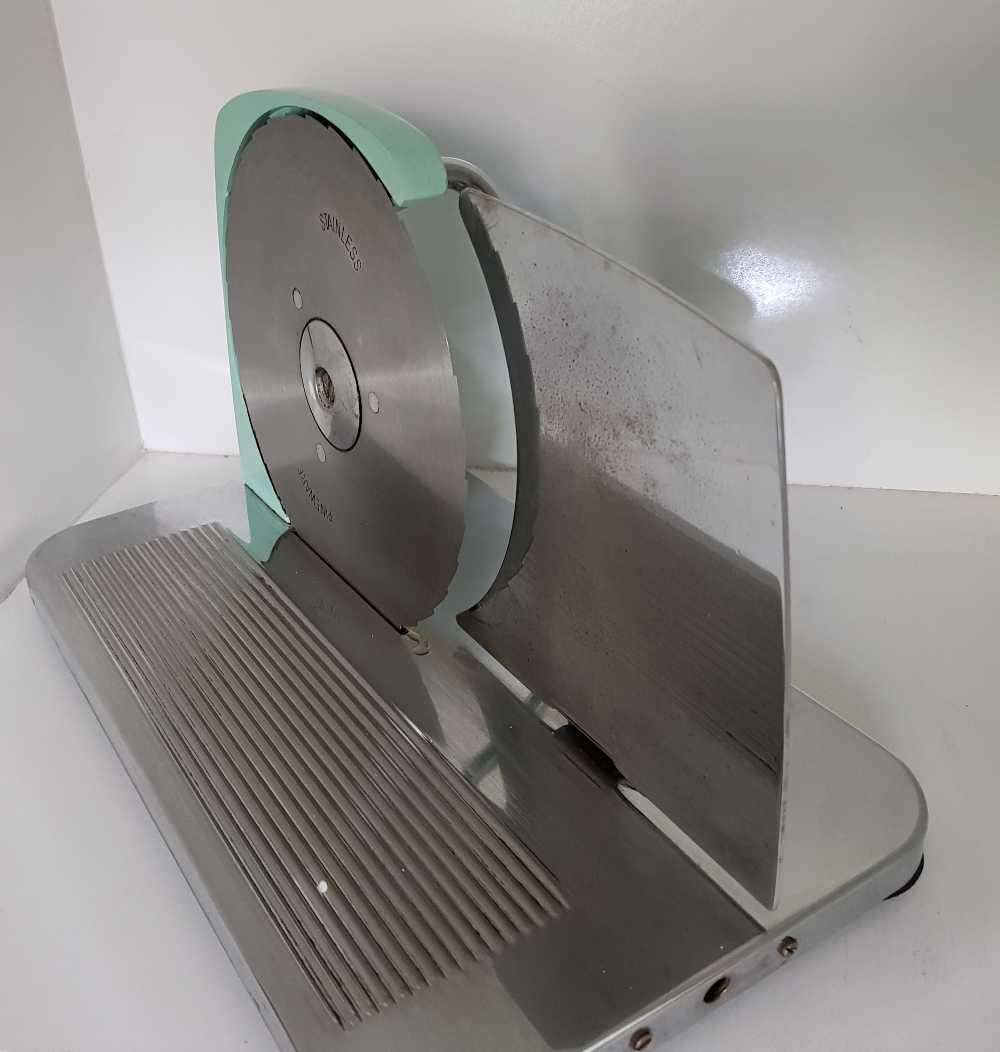 Vintage Pineware bread / meat slicer