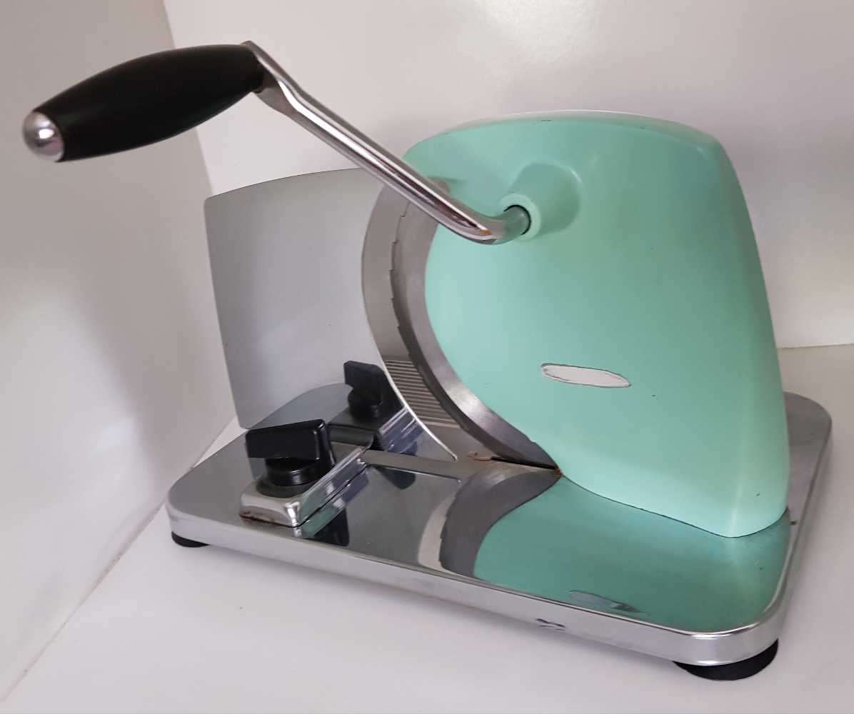 Vintage Pineware bread / meat slicer