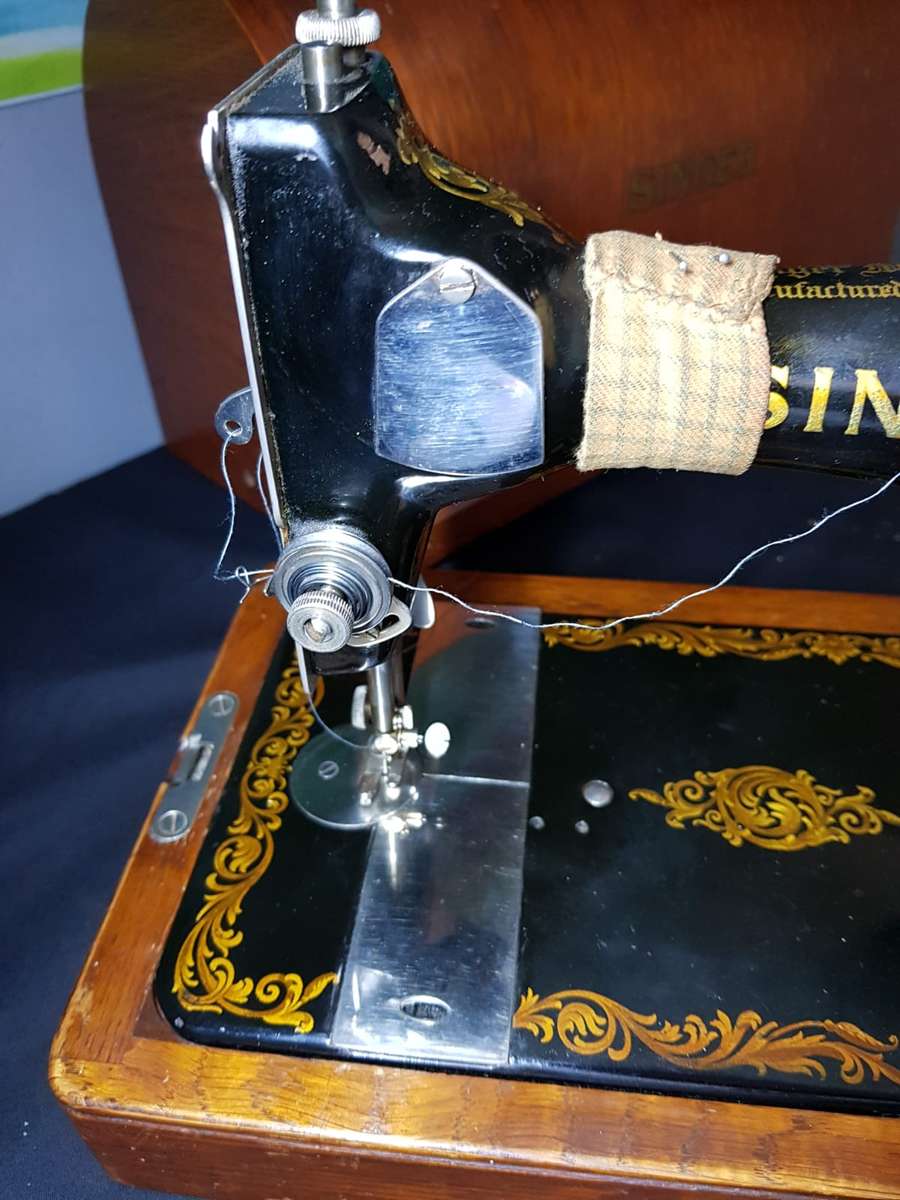 Vintage Antique Singer Sewing Machine