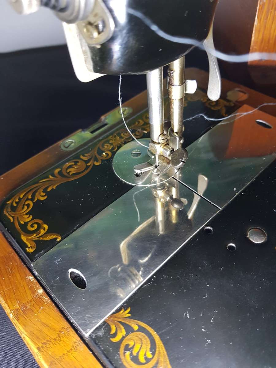 Vintage Antique Singer Sewing Machine