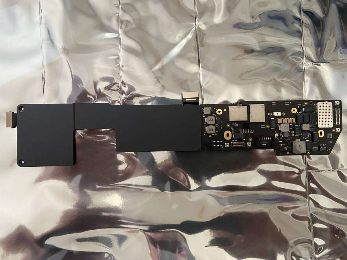 Apple MacBook Air 13 Logic Board with Touch ID (A2337, M1 2020)