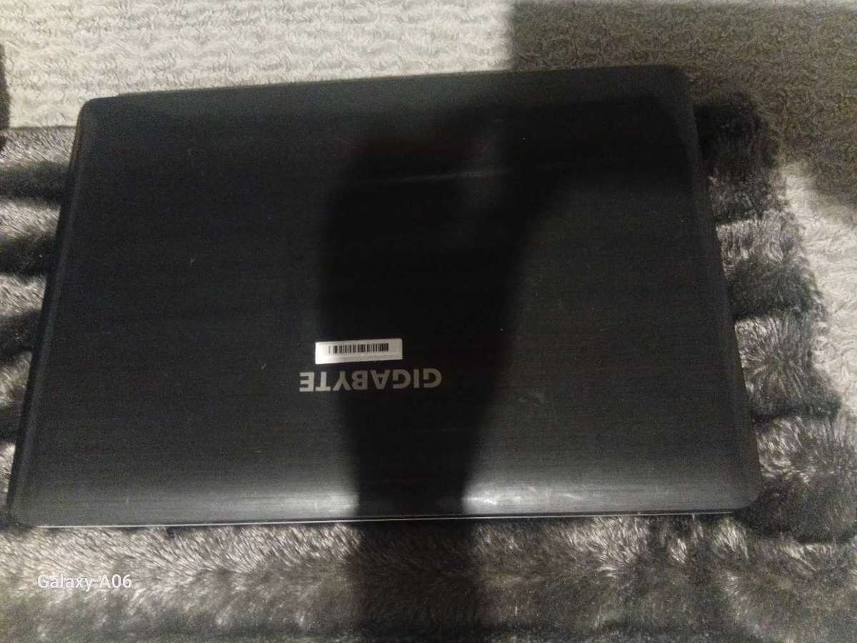 Gigabyte Q1585N Laptop