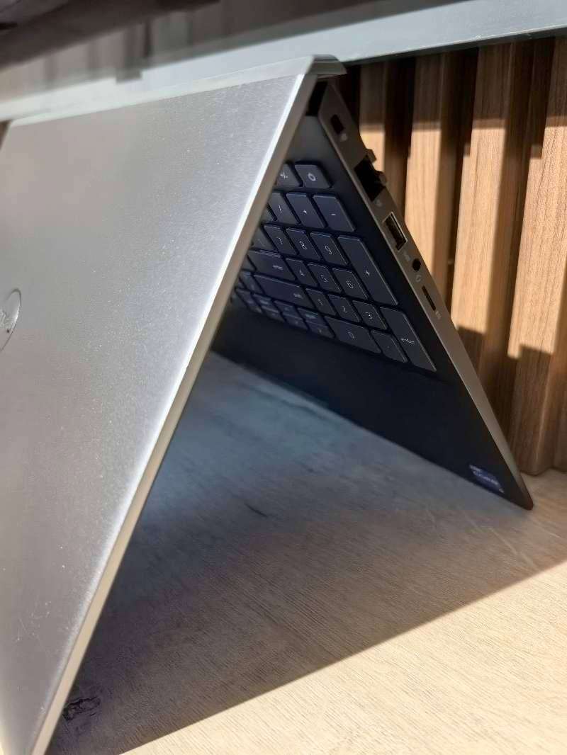 Dell Vostro 5502 corei5-11th gen