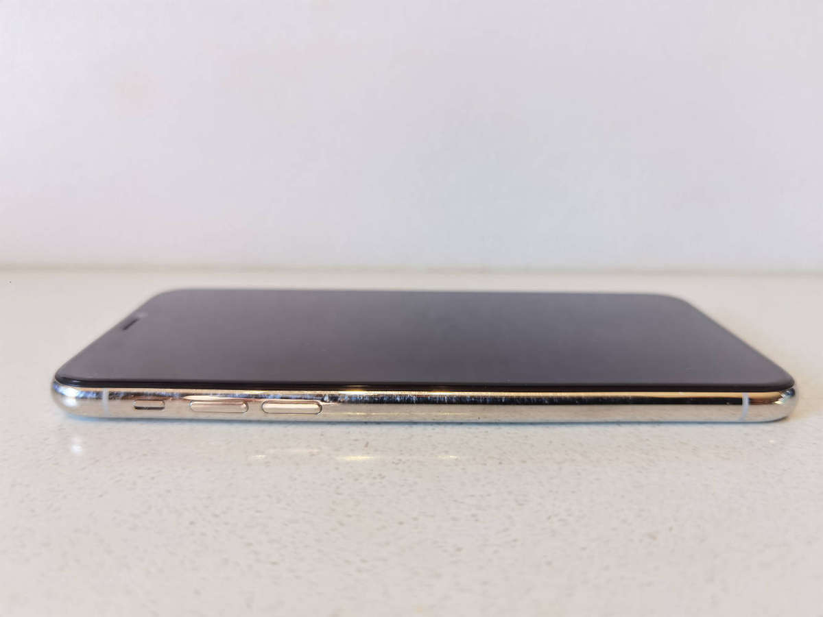 IPhone X, model:MQAD2AA/A