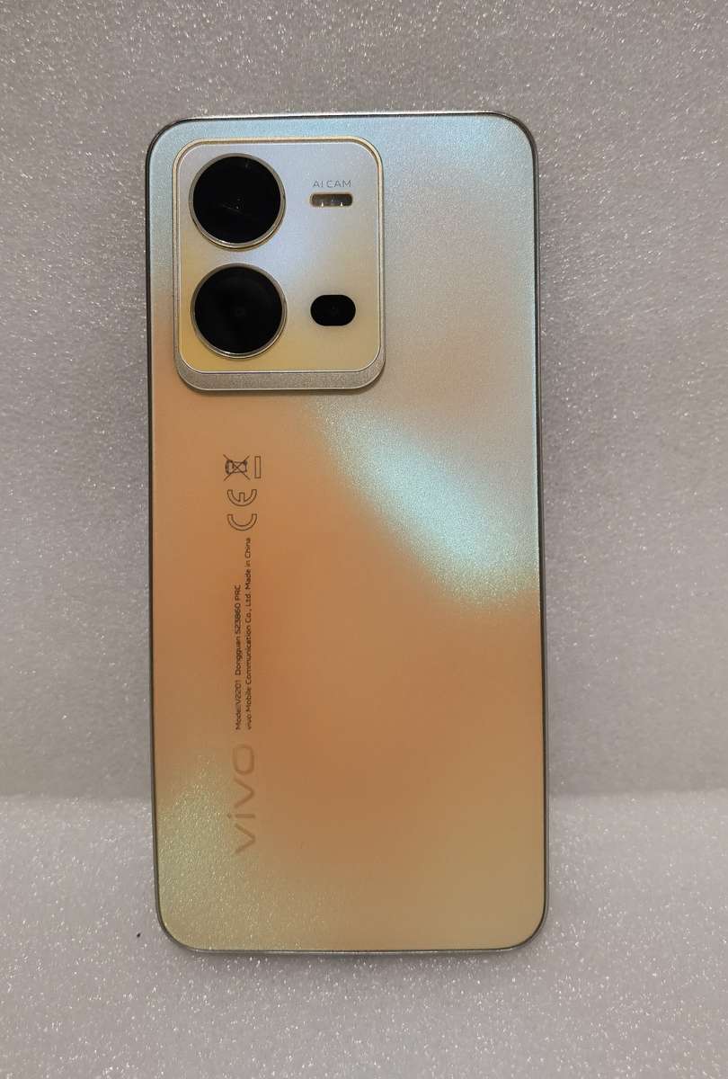 vivo cellphone V25e MINT CONDITION