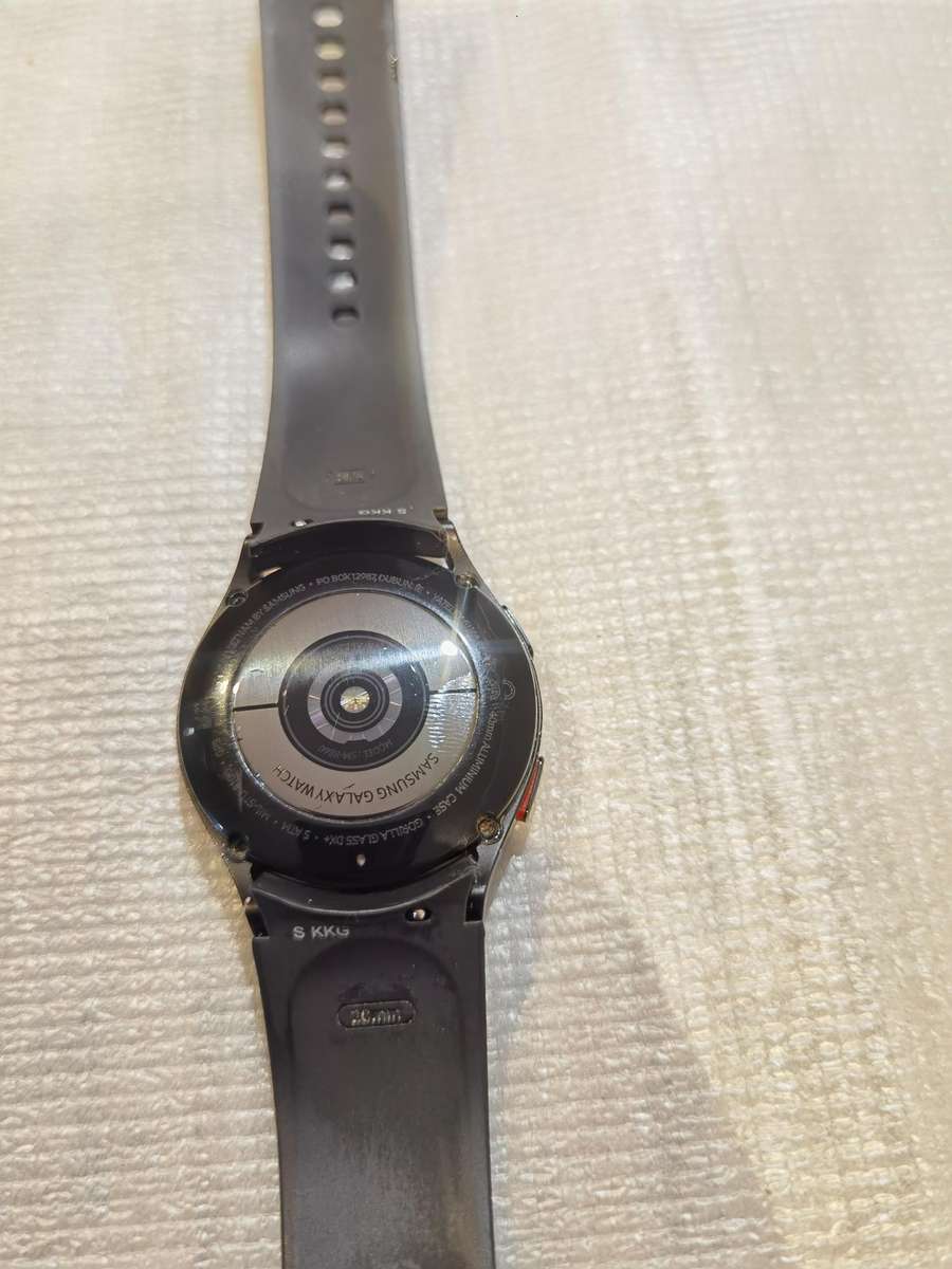 Samsung watch RM-R860 40MM