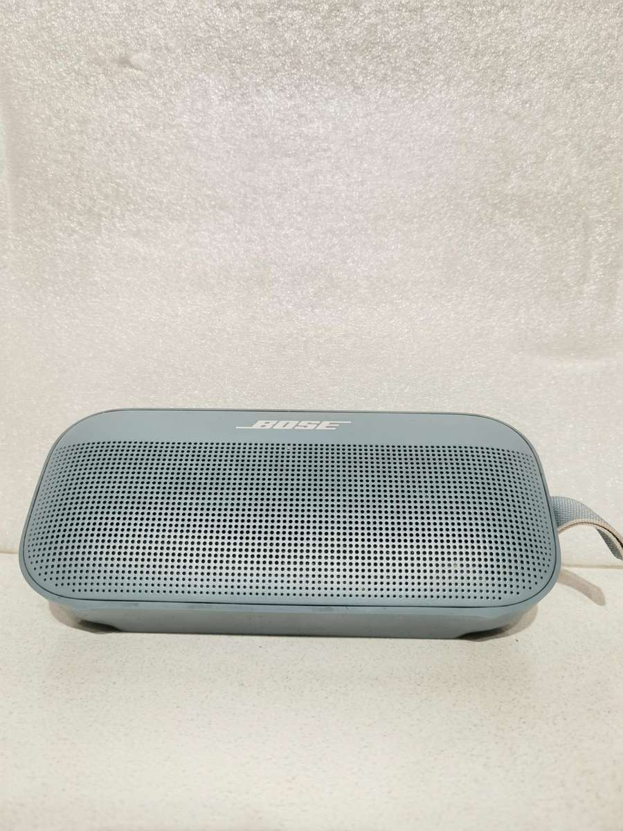 BOSE PORTABLE BLUE TOOTH SPEAKER, MODEL: Bose 435910
