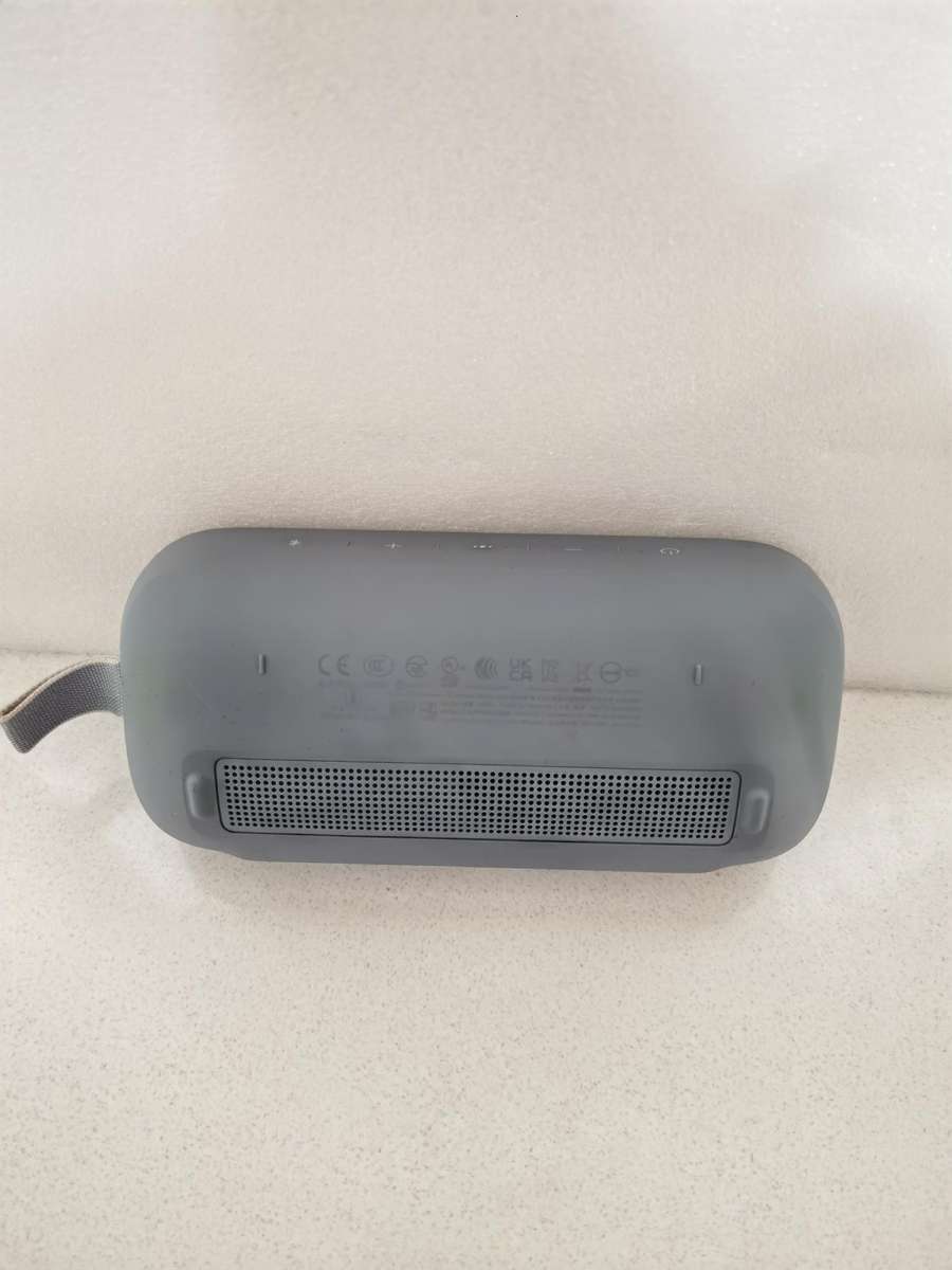 BOSE PORTABLE BLUE TOOTH SPEAKER, MODEL: Bose 435910