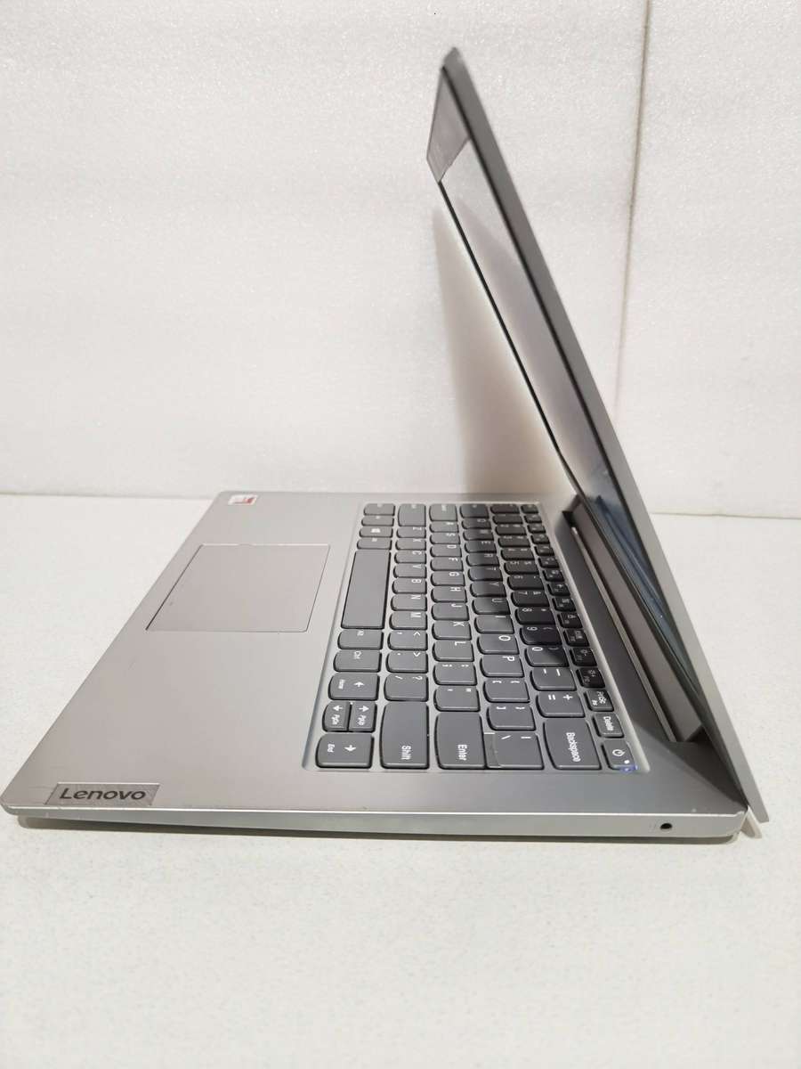Lenovo idea pad 81vs