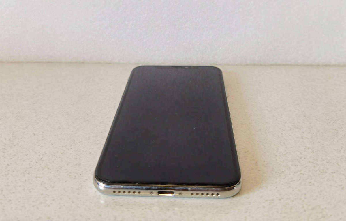 IPhone X, model:MQAD2AA/A